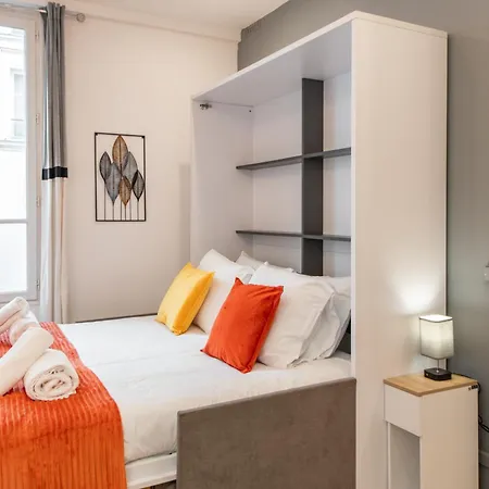 Cozy & Fully Equipped 5 Min Walk To Metro, Montparnasse Neighbourhood