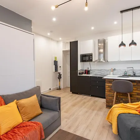 Cozy & Fully Equipped 5 Min Walk To Metro, Montparnasse Neighbourhood Paris