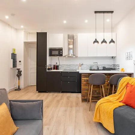 Cozy & Fully Equipped 5 Min Walk To Metro, Montparnasse Neighbourhood *