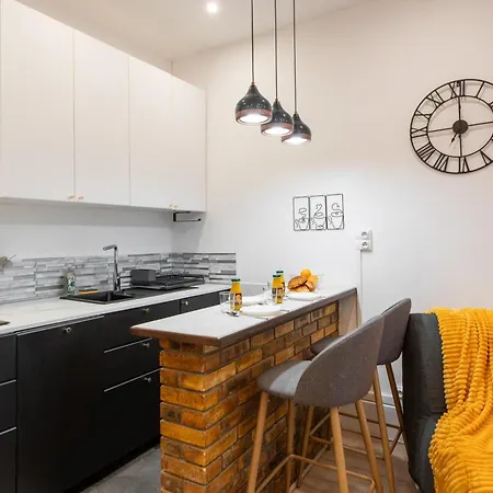 Cozy & Fully Equipped 5 Min Walk To Metro, Montparnasse Neighbourhood Apartment *