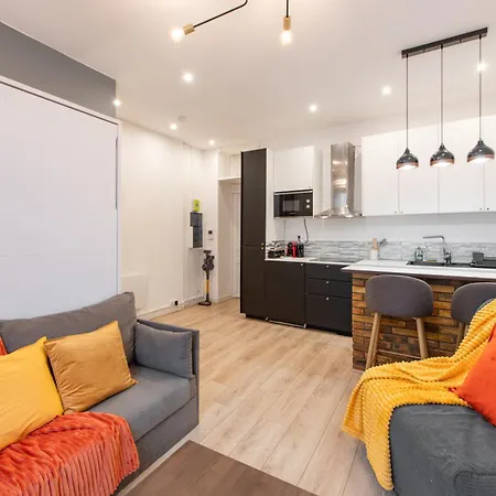 Cozy & Fully Equipped 5 Min Walk To Metro, Montparnasse Neighbourhood *
