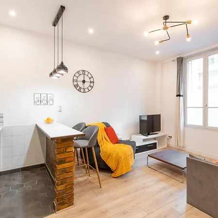 Cozy & Fully Equipped 5 Min Walk To Metro, Montparnasse Neighbourhood Apartment Paris