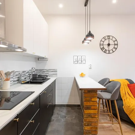 Cozy & Fully Equipped 5 Min Walk To Metro, Montparnasse Neighbourhood Paris