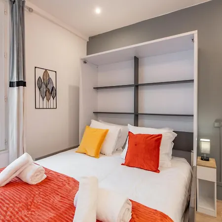 Cozy & Fully Equipped 5 Min Walk To Metro, Montparnasse Neighbourhood Apartment *