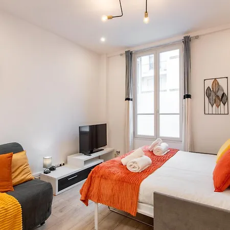 Cozy & Fully Equipped 5 Min Walk To Metro, Montparnasse Neighbourhood Apartment Paris