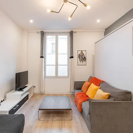 Cozy & Fully Equipped 5 Min Walk To Metro, Montparnasse Neighbourhood Apartment Paris