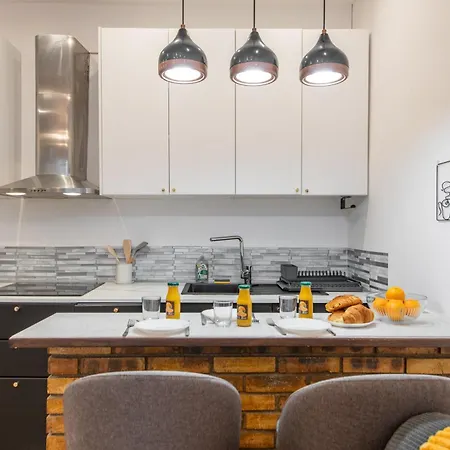 Cozy & Fully Equipped 5 Min Walk To Metro, Montparnasse Neighbourhood