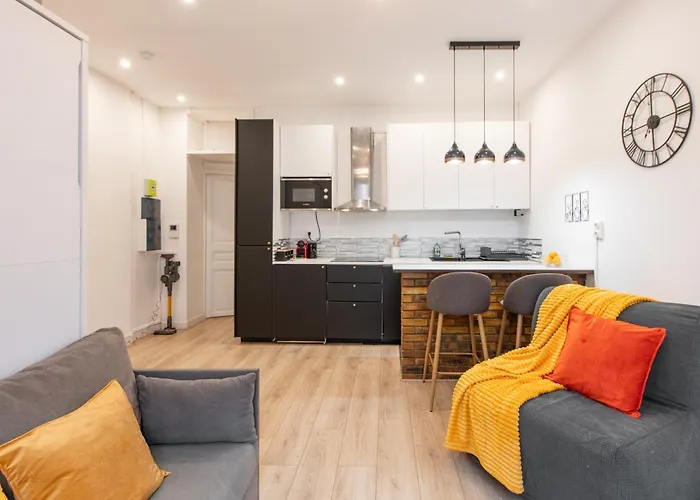 Cozy & Fully Equipped 5 Min Walk To Metro, Montparnasse Neighbourhood *