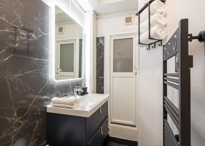 Cozy & Fully Equipped 5 Min Walk To Metro, Montparnasse Neighbourhood Parijs