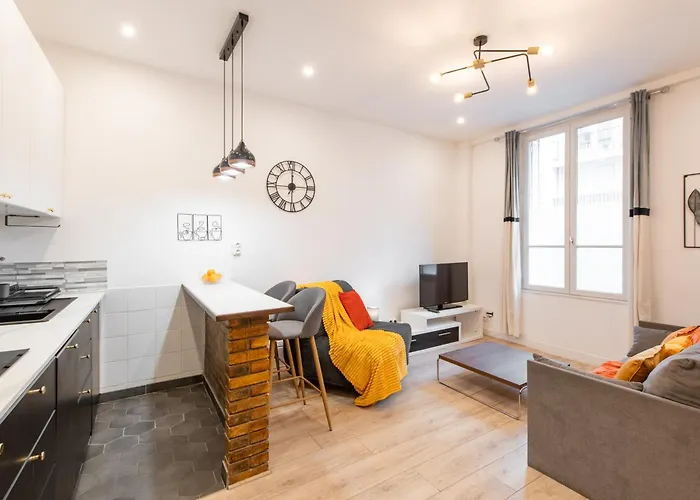 Cozy & Fully Equipped 5 Min Walk To Metro, Montparnasse Neighbourhood Appartement Parijs