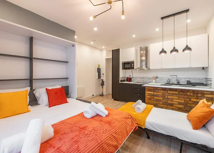 Cozy & Fully Equipped 5 Min Walk To Metro, Montparnasse Neighbourhood * Parijs