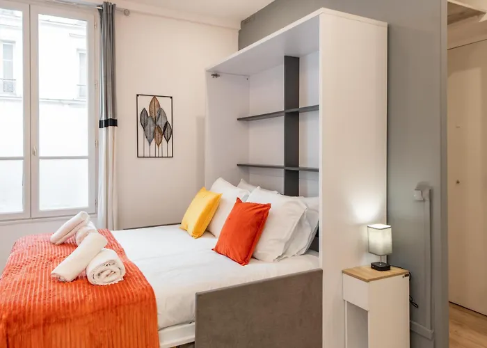 Cozy & Fully Equipped 5 Min Walk To Metro, Montparnasse Neighbourhood