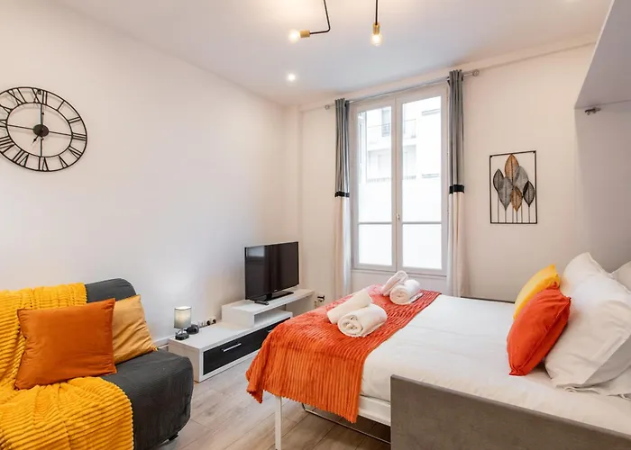 Cozy & Fully Equipped 5 Min Walk To Metro, Montparnasse Neighbourhood Appartement Parijs