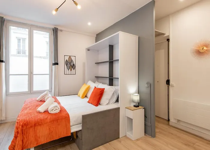 Appartement Cozy & Fully Equipped 5 Min Walk To Metro, Montparnasse Neighbourhood Parijs
