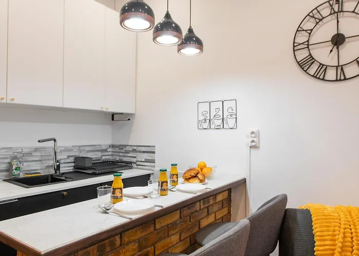 Cozy & Fully Equipped 5 Min Walk To Metro, Montparnasse Neighbourhood *