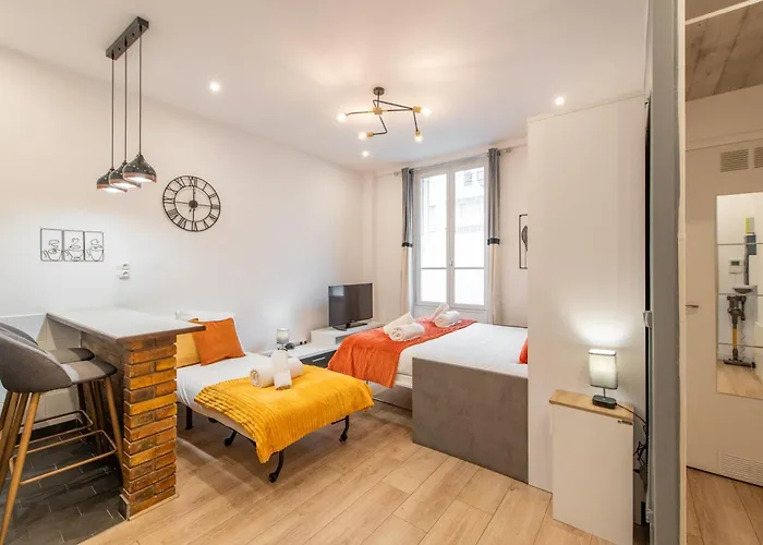 Cozy & Fully Equipped 5 Min Walk To Metro, Montparnasse Neighbourhood Parijs